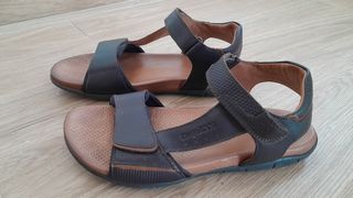 Sandalias Kangaroos Marrón, talla 43. 