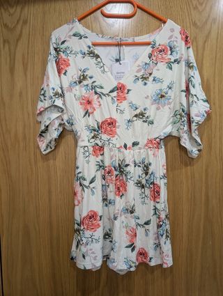 Vestido corto Bershka floral beige