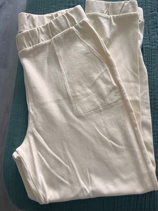 Pantalones chándal Mango beige