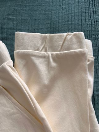 Pantalones chándal Mango beige