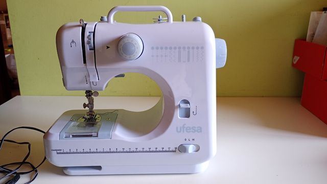 Macchina da cucire Ufesa SW1201
