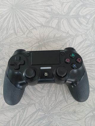 PlayStation 4 Fat + 4 mandos + 4 juegos 