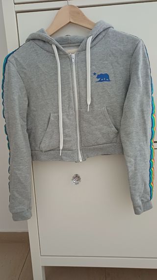 Sudadera gris cropped chica talla S