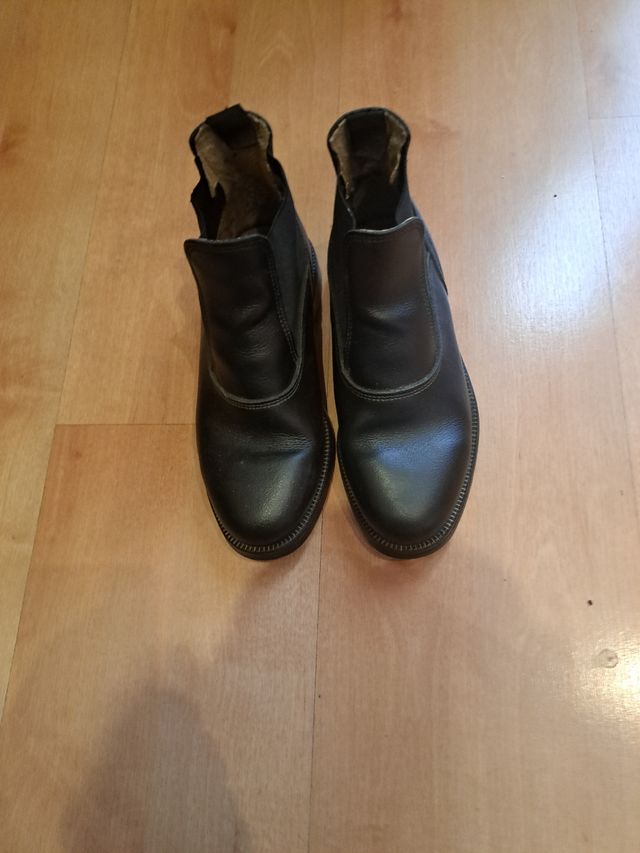 Botines equitación niño número 35+polainas.