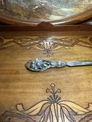 Set scrivania in peltro Art Nouveau con apri buste