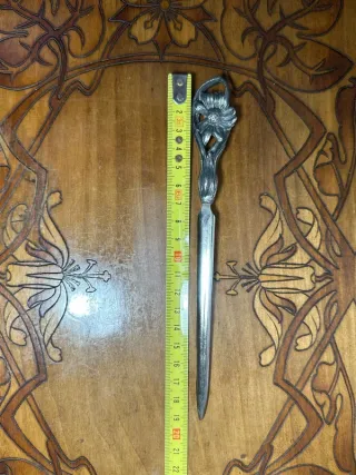 Set scrivania in peltro Art Nouveau con apri buste