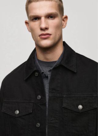 Chaqueta cazadora vaquera MANGO hombre unisex negr
