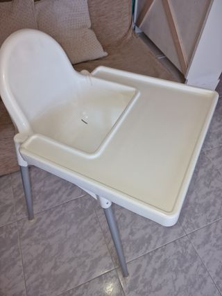 Trona Ikea blanca con funda nueva