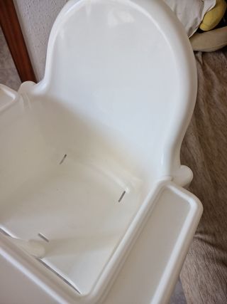 Trona Ikea blanca con funda nueva