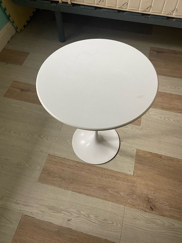 Mesa auxiliar Knoll Saarinen original