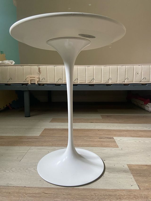 Mesa auxiliar Knoll Saarinen original