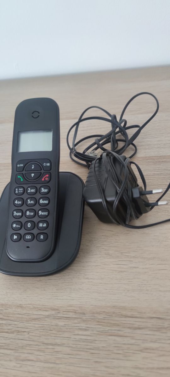 Teléfono inalámbrico negro