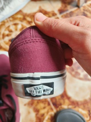 Zapatillas Vans granate o burdeos