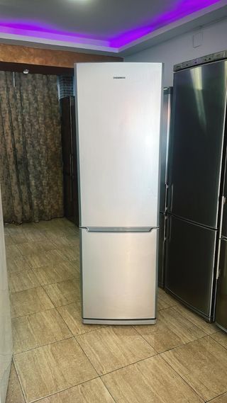 Nevera combi marca samsung    no frost clase A+  