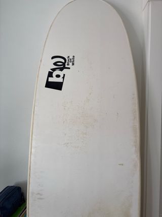 Tabla surf Black on White