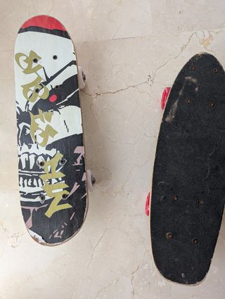 2 Mini Skateboards