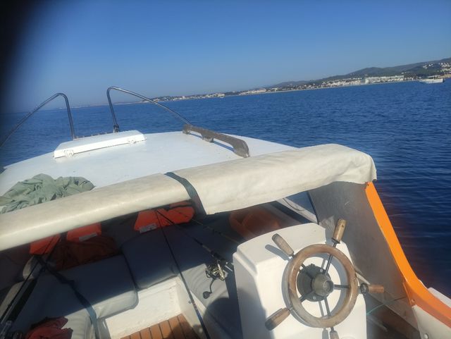 Embarcación thaylor 50 con motor Yamaha 2 tiempos 