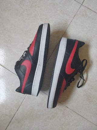 Nike Court Vision - Zapatillas rojas y negras