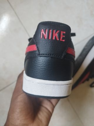Nike Court Vision - Zapatillas rojas y negras