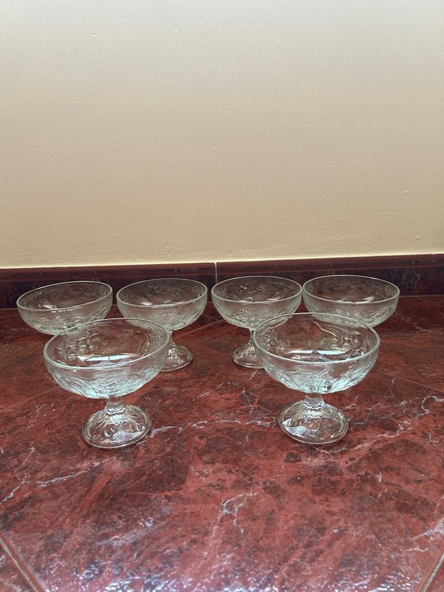 Juego de 6 copas de cristal grabado