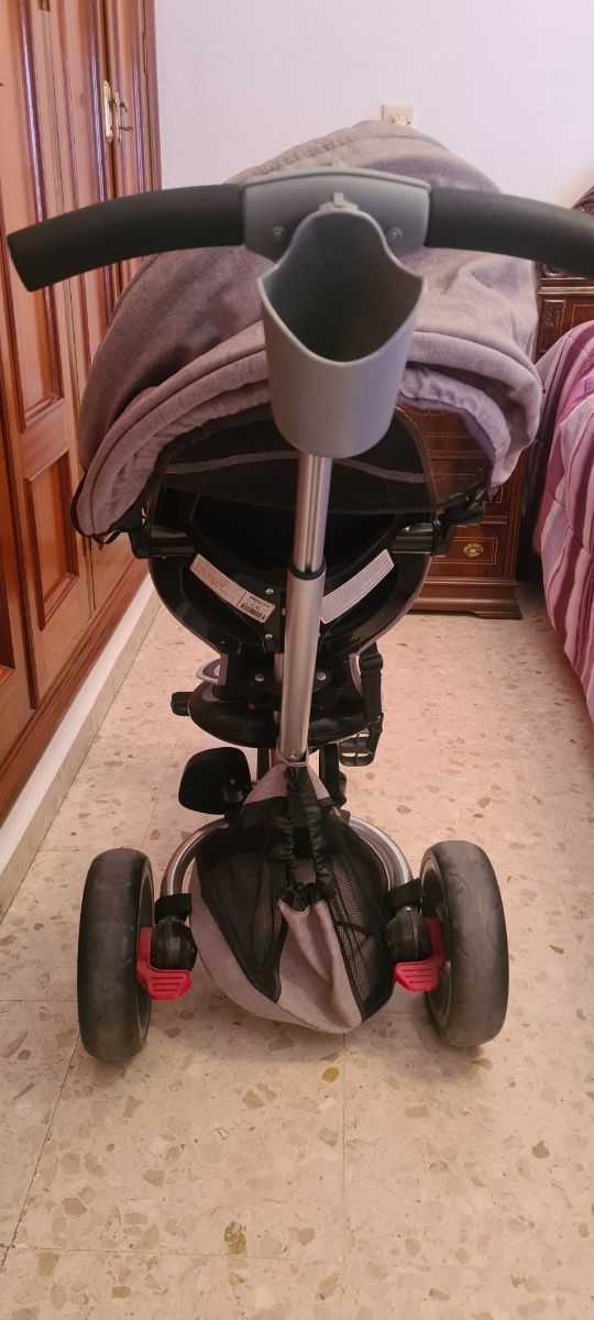 Triciclo evolutivo de la marca Kikkaboo