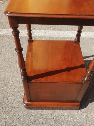 Comodino antico in legno di mogano