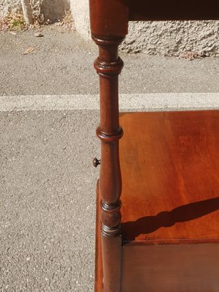 Comodino antico in legno di mogano