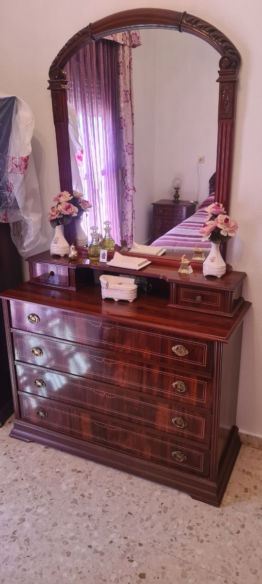 Dormitorio clásico madera