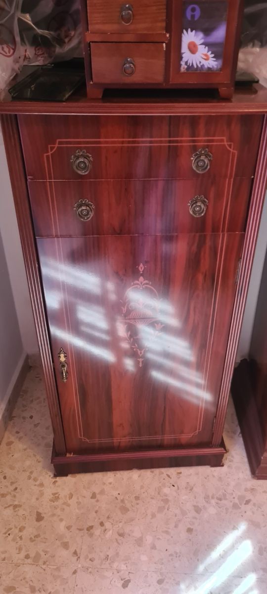 Dormitorio clásico madera