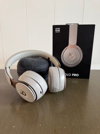 Beats Solo Pro Auriculares