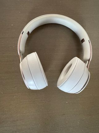 Beats Solo Pro Auriculares