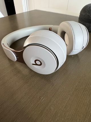 Beats Solo Pro Auriculares