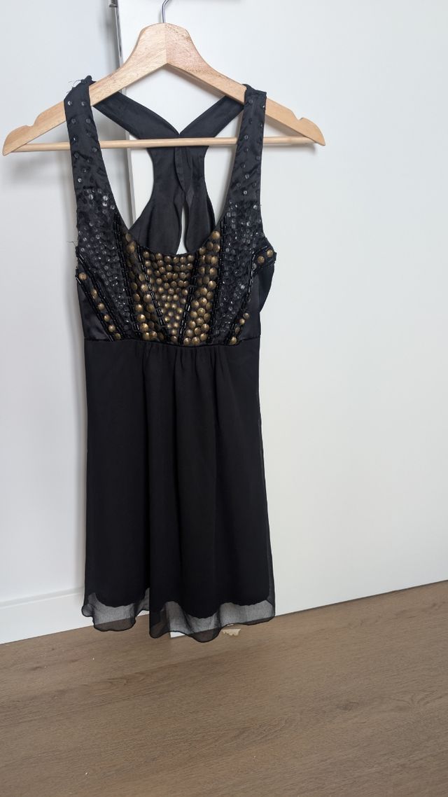 Vestido negro con lentejuelas