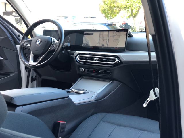 BMW 318dA TOURING G21.