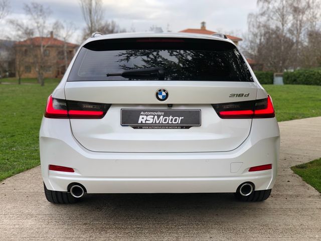 BMW 318dA TOURING G21.
