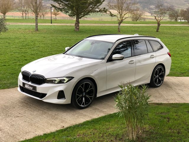 BMW 318dA TOURING G21.