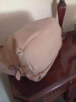 Bolso beige en perfecto estado 