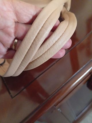 Bolso beige en perfecto estado 