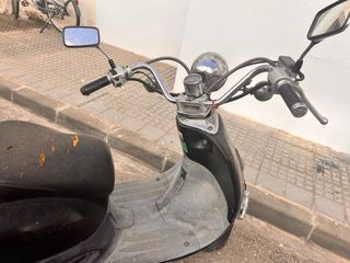Honda Shadow 90cc: Scooter clásica