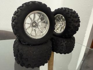 Llantas con Neumatico Monster Truck 4x4 RC 
