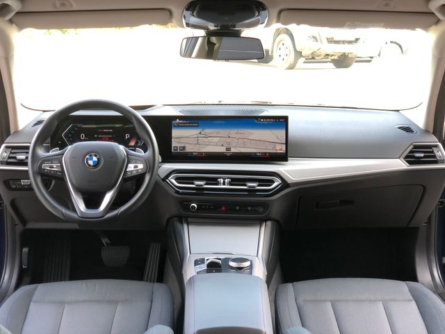 BMW 318dA TOURING G21.