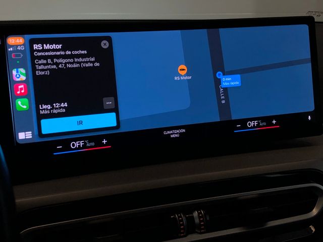 BMW 318dA TOURING G21.