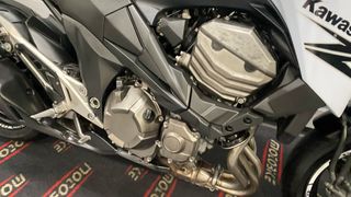 Kawasaki Z800e blanca