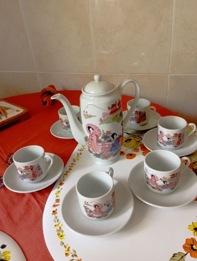 Juego té vintage porcelana Coreana: Tetera + 6 taz
