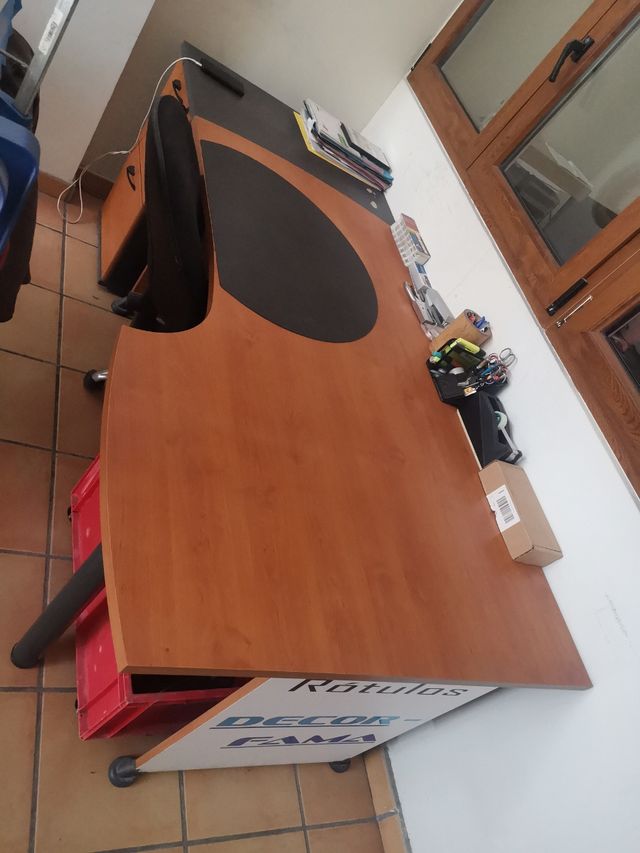 Escritorio oficina madera marrón