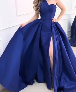 ✨ Vestido de gala azul eléctrico ✨