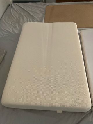 2 Colchones minicuna + tablero