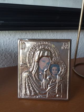 Icono de plata de la Virgen María y el Niño Jesús