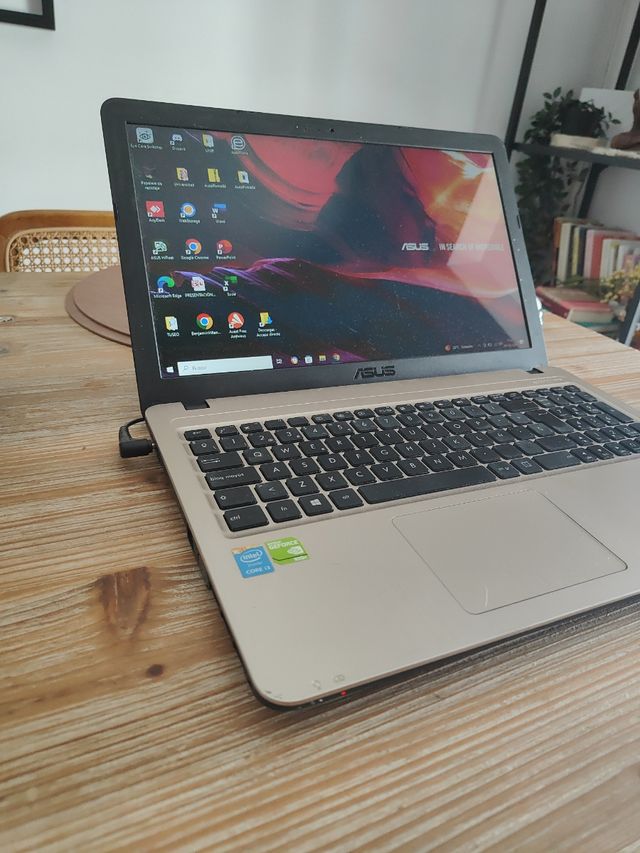 Portátil ASUS Negro