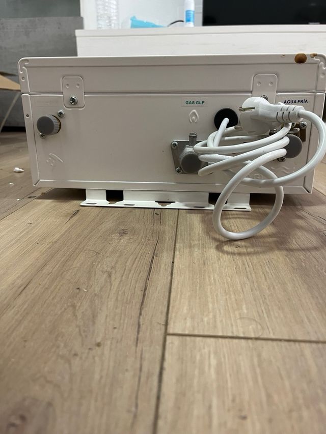 Calentador Gas Centro Zeus ConforNox 12L - Estanco